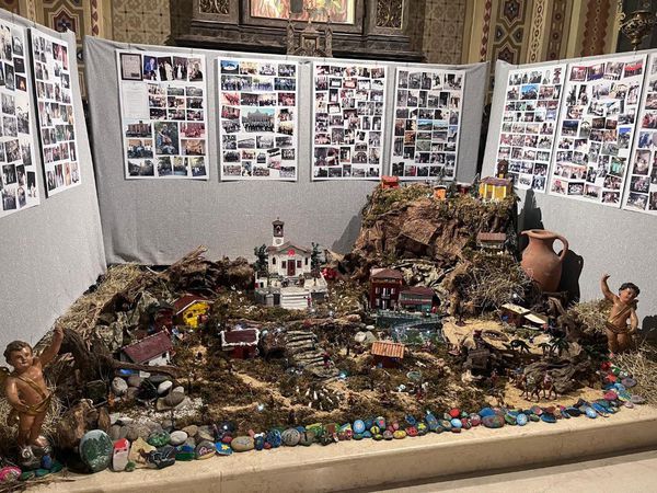 PRESEPE PARROCCHIALE DI AZZONICA