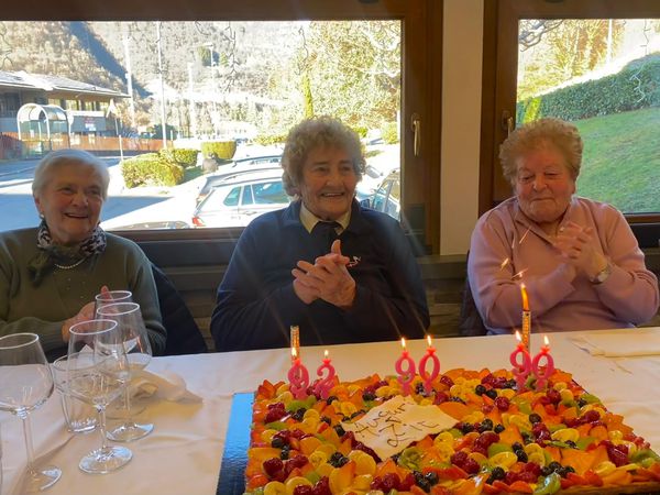 Adriana, Lina e Ines