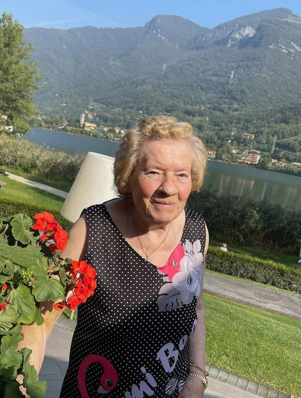 Santa Gastoldi (Angela)