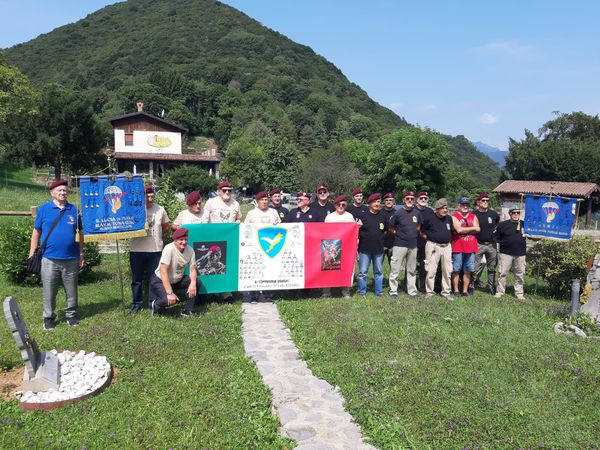Raduno paracadutisti