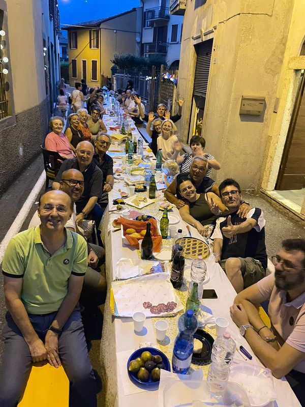 Festa nella via