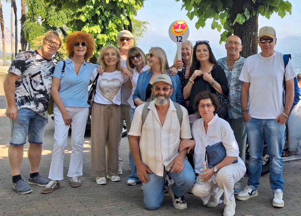 Ritrovo tra ex compagni di ...
