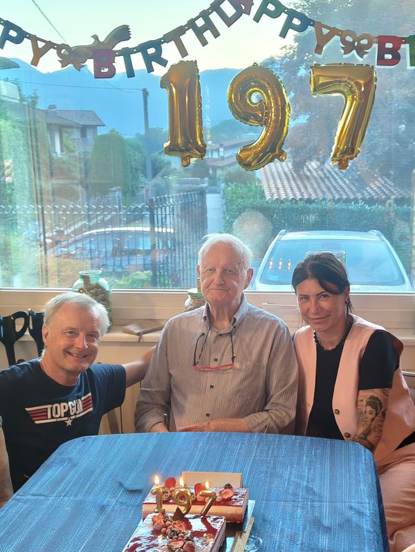 197 anni in tre